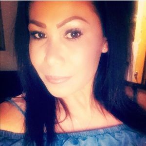 Meet your Posher, Ines